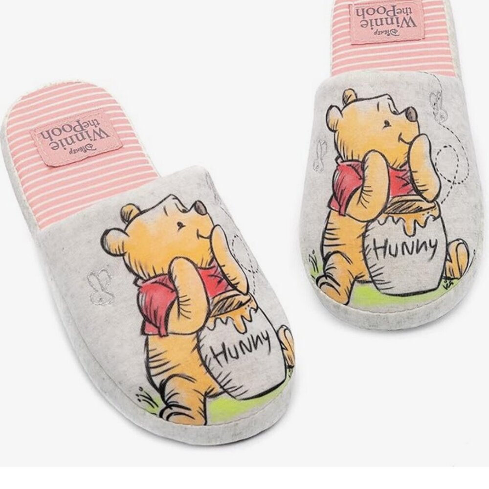 Disney Winnie The Pooh Slippers Womens Size 5/6